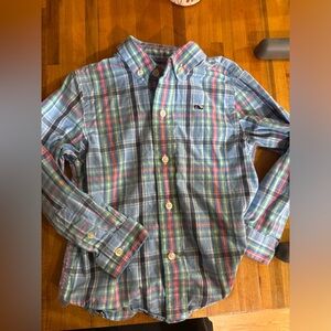 Boys Vineyard Vines button up long sleeve shirt. Great condition. Size 3T